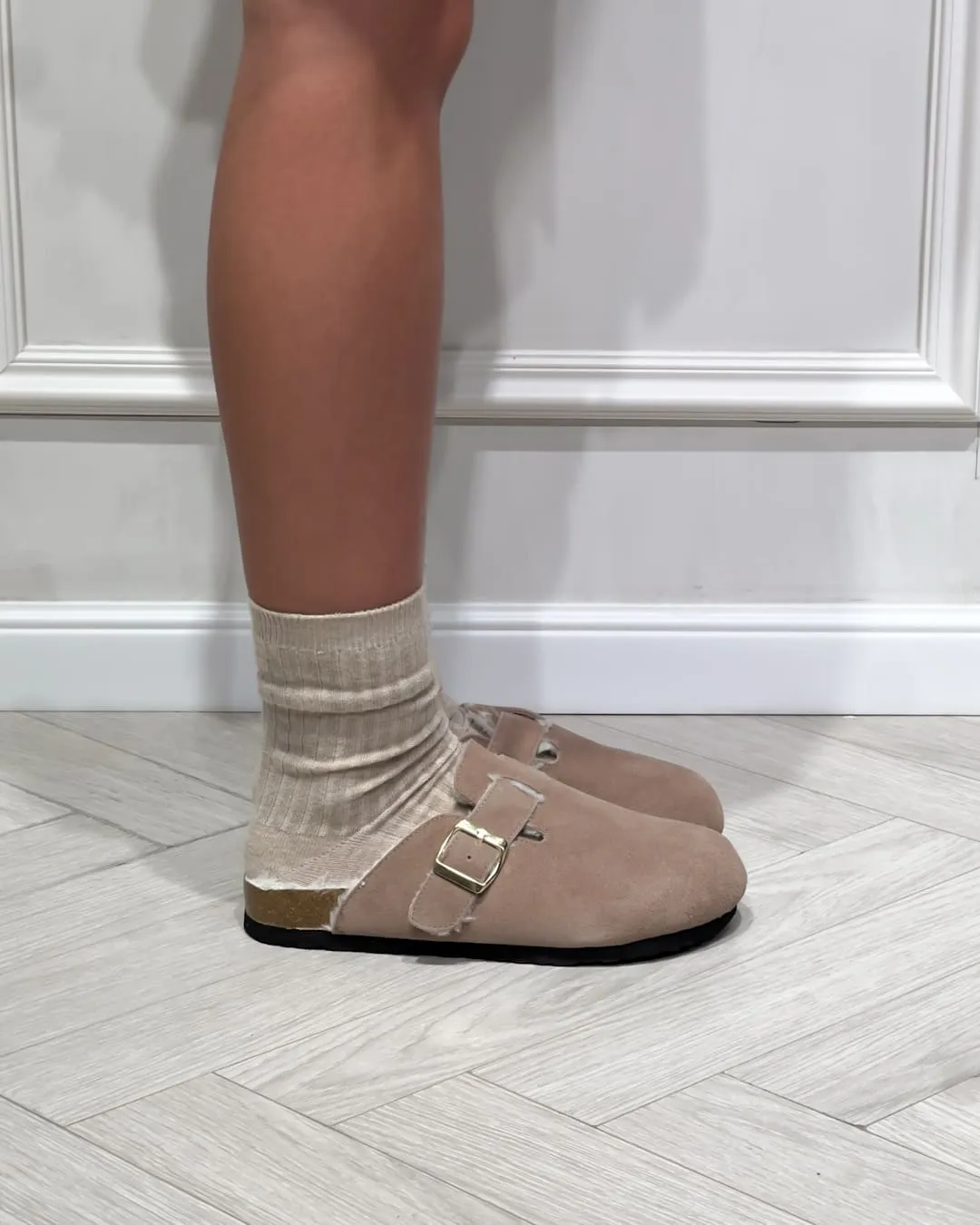 -MULES IN SUEDE CON FIBBIA – ORLANDA – OVYÉ