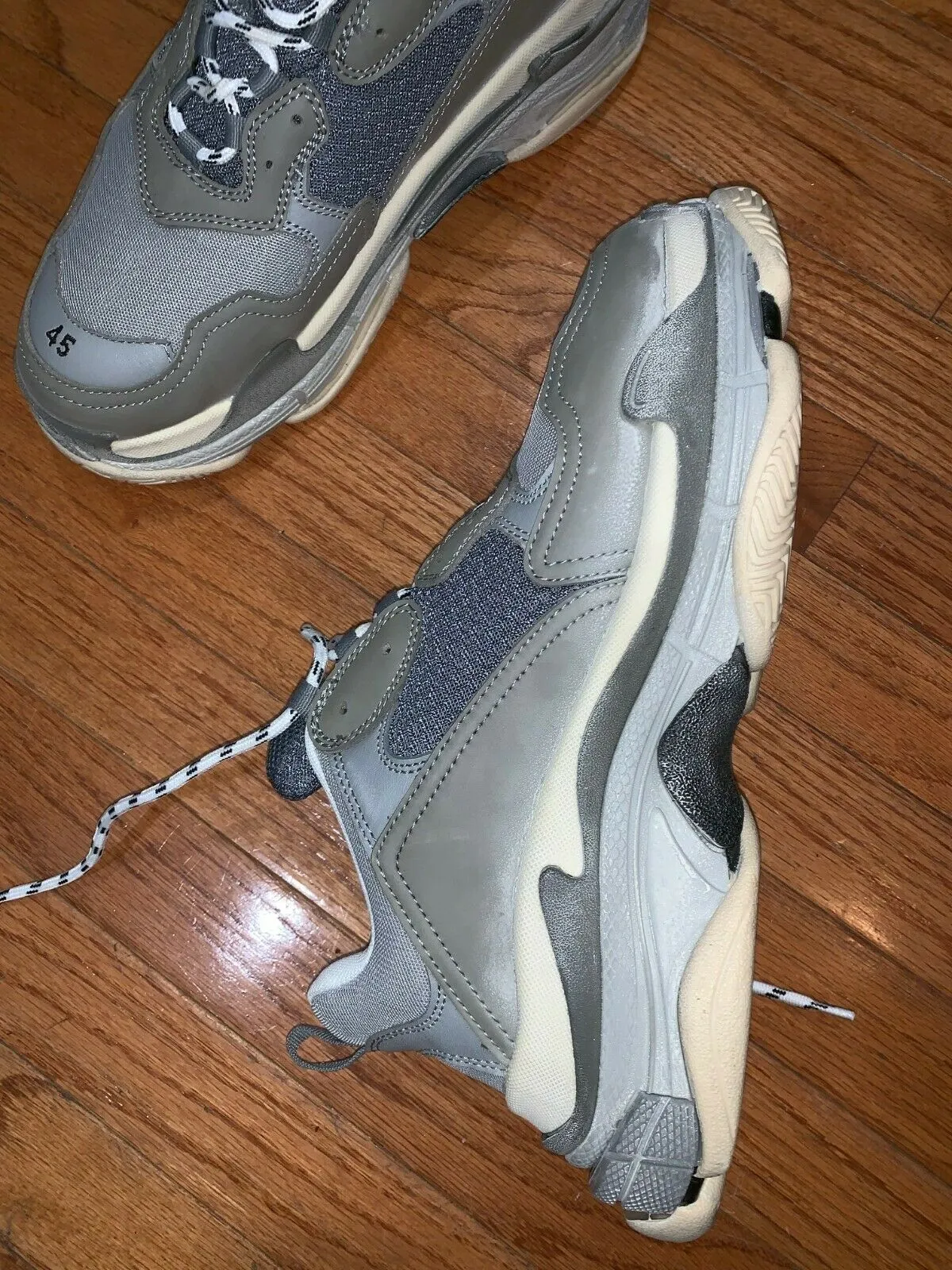 Balenciaga | Triple S Sneakers | Grey