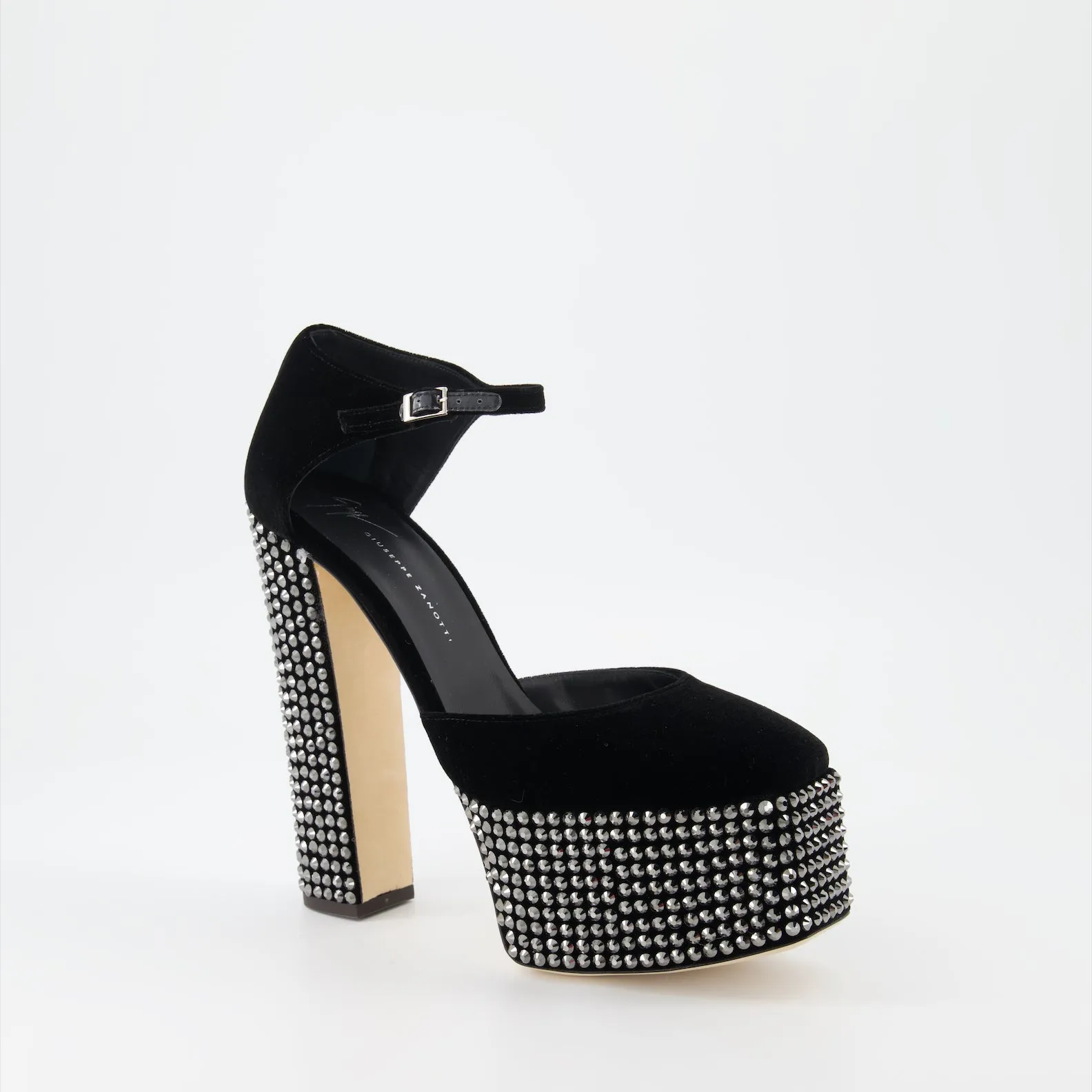 Black Strass Pumps