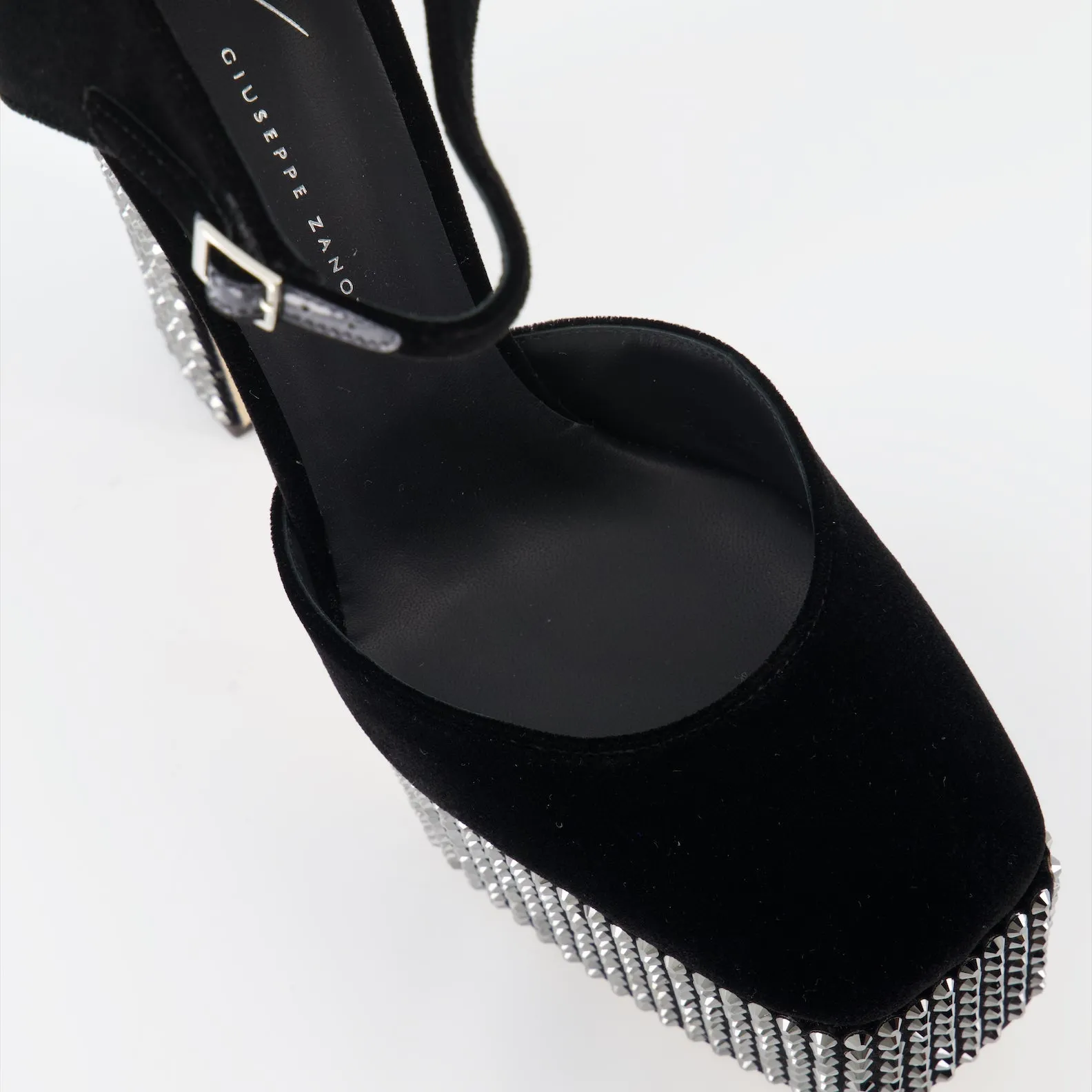 Black Strass Pumps