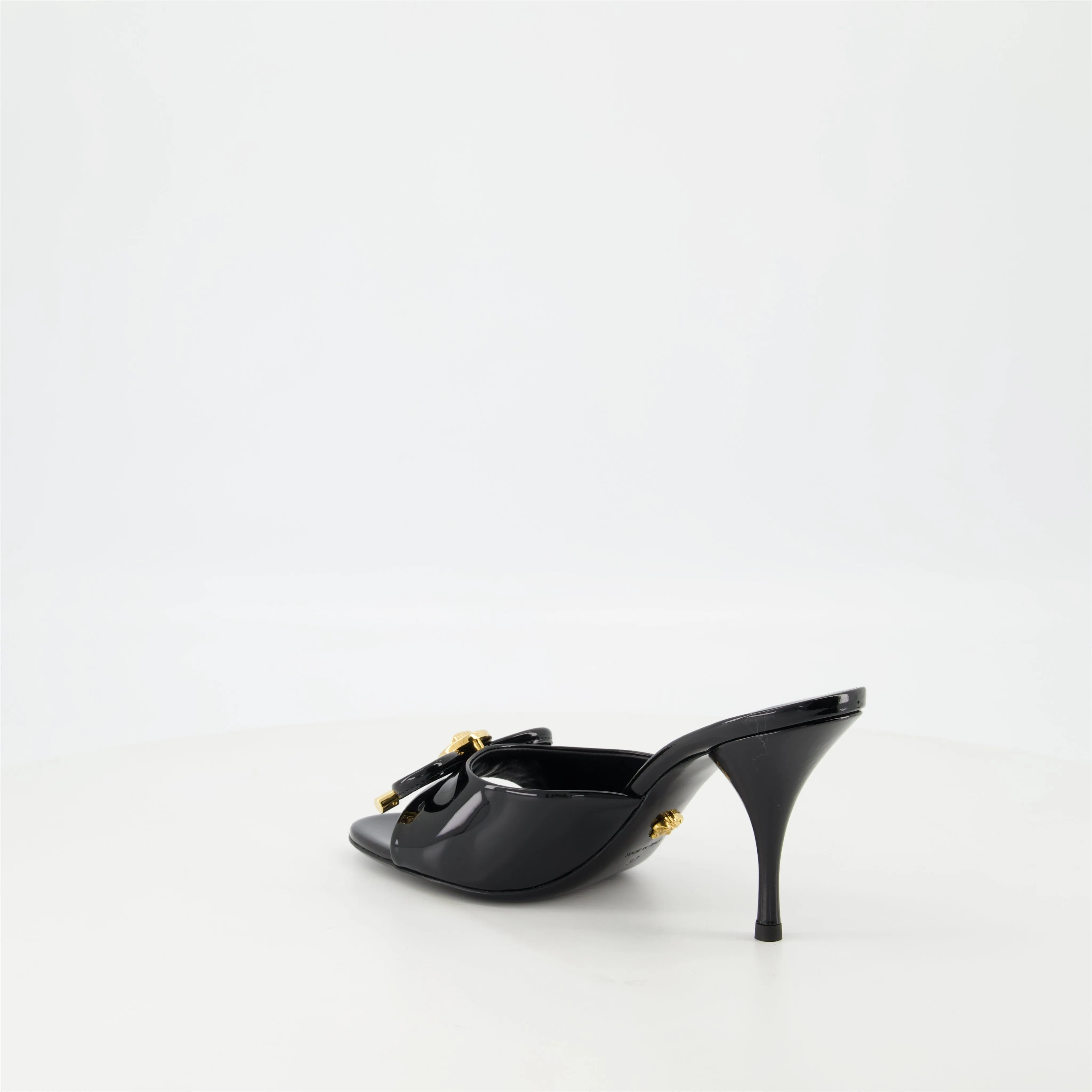 Bow Heeled Mules in Patent Leather