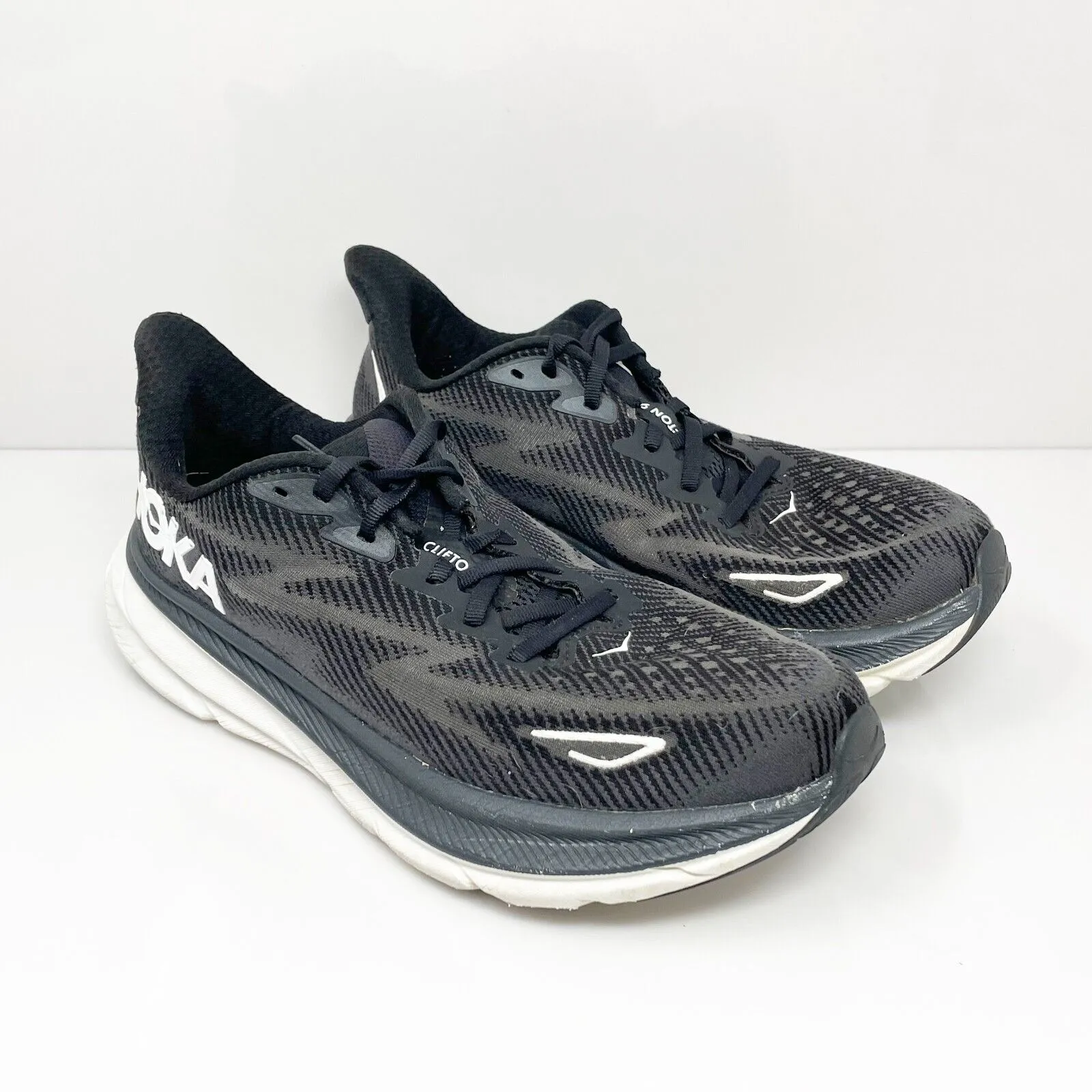 Hoka One One Mens Clifton 9 1132210 BWHT Black Running Shoes Sneakers Size 8 2E