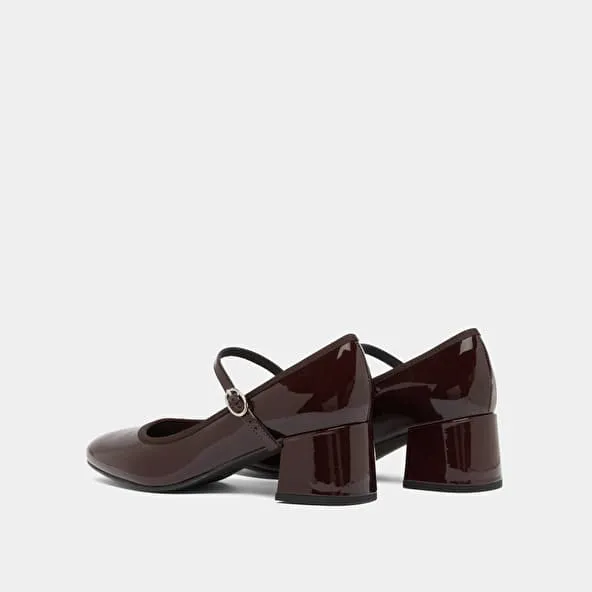 Mary Jane with heels in burgundy patent