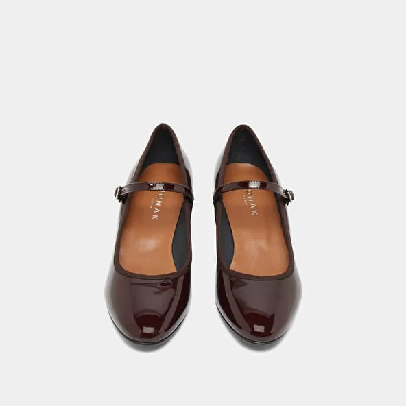 Mary Jane with heels in burgundy patent