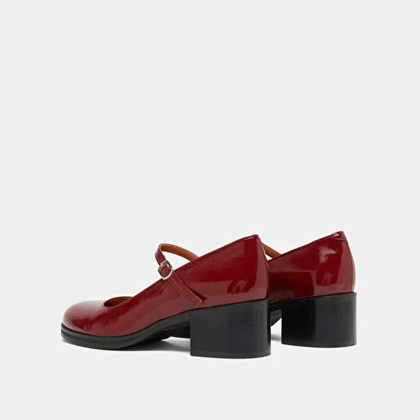 Mary Jane with heels in carmine red pleated patent