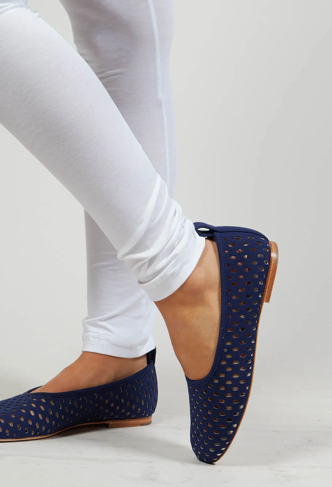 Azur Cut-Out Net Pumps