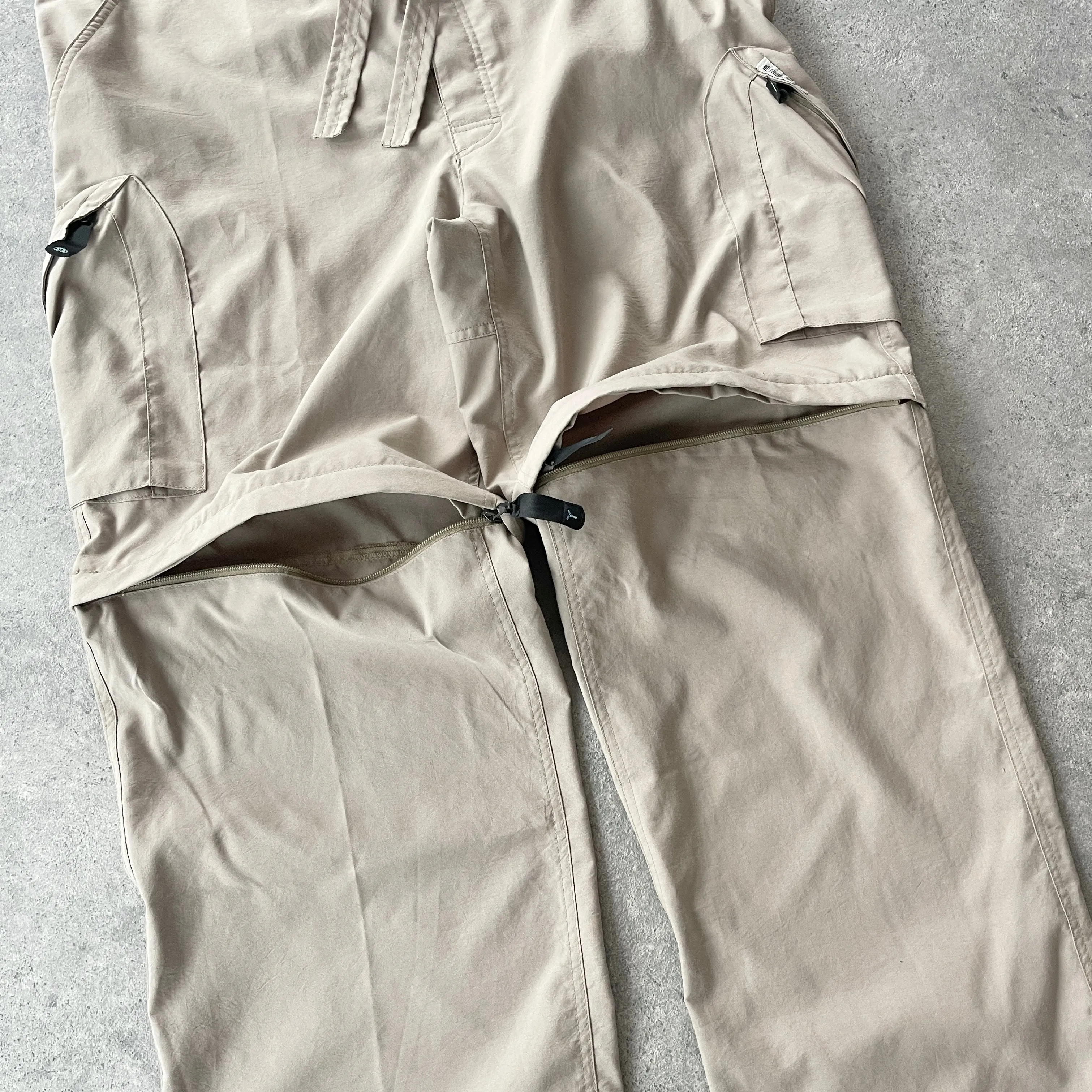 Nike ACG 2000s convertible technical cargo trousers (S)