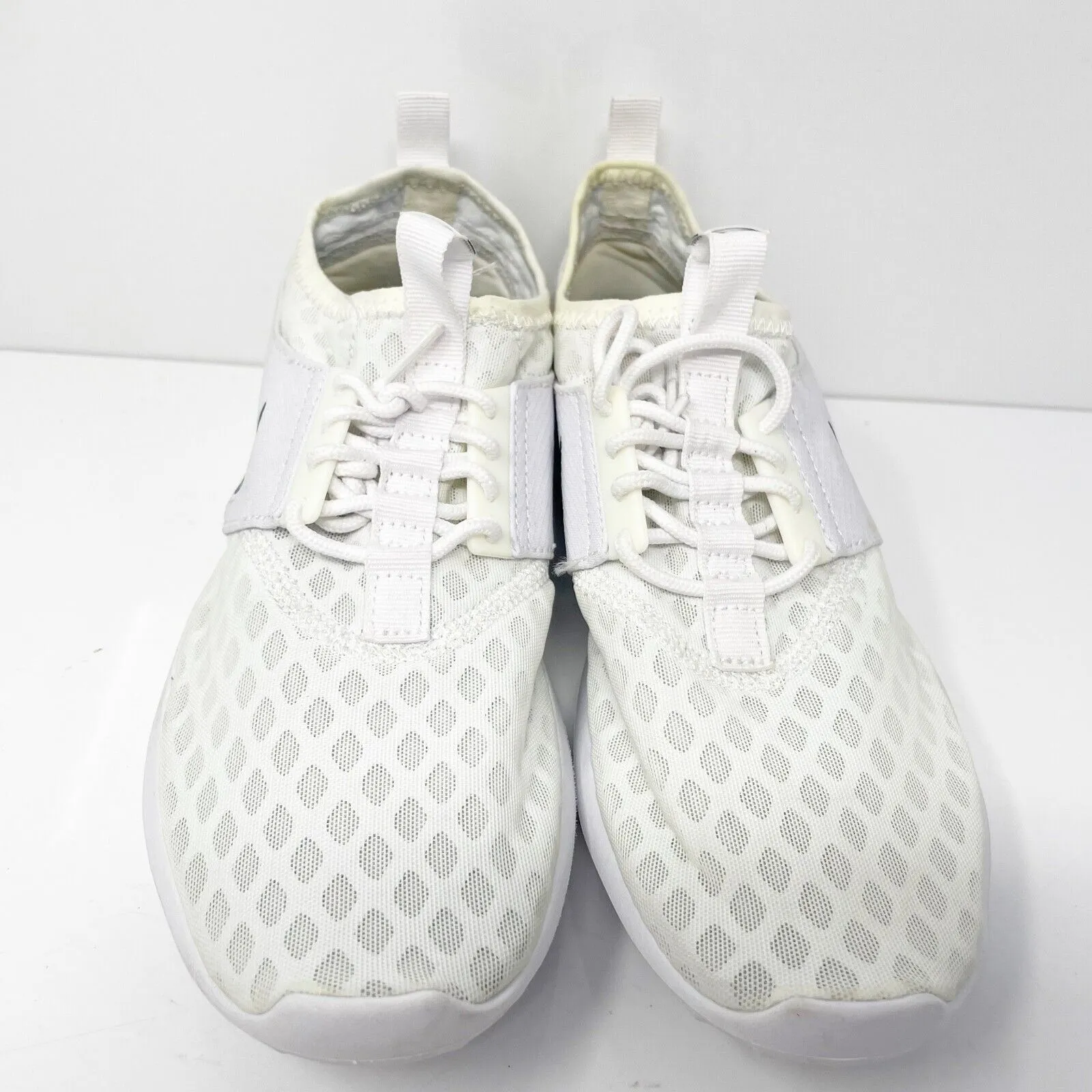 Nike Womens Juvenate 724979-101 White Running Shoes Sneakers Size 8.5