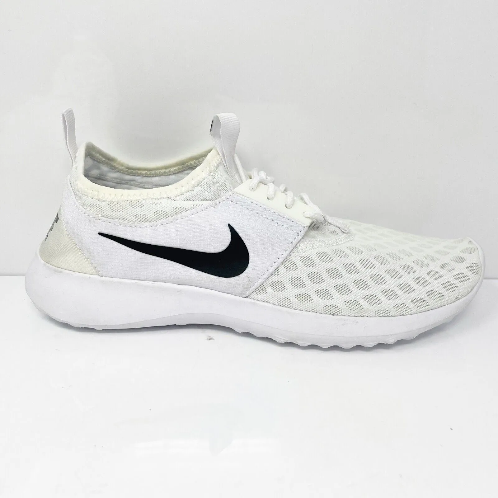 Nike Womens Juvenate 724979-101 White Running Shoes Sneakers Size 8.5