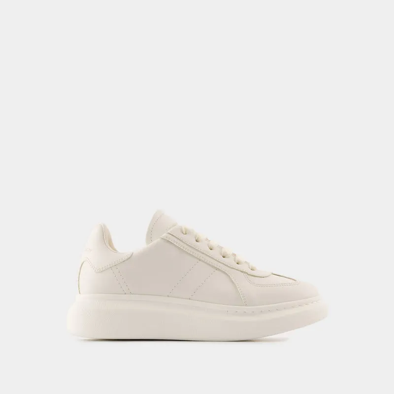 Oversized Sneakers - Alexander McQueen - Leather - White