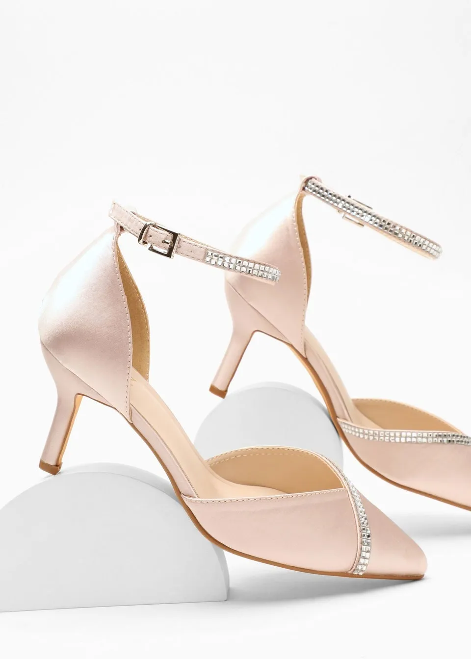 Quiz Cream Satin Diamante Trim Court Heels