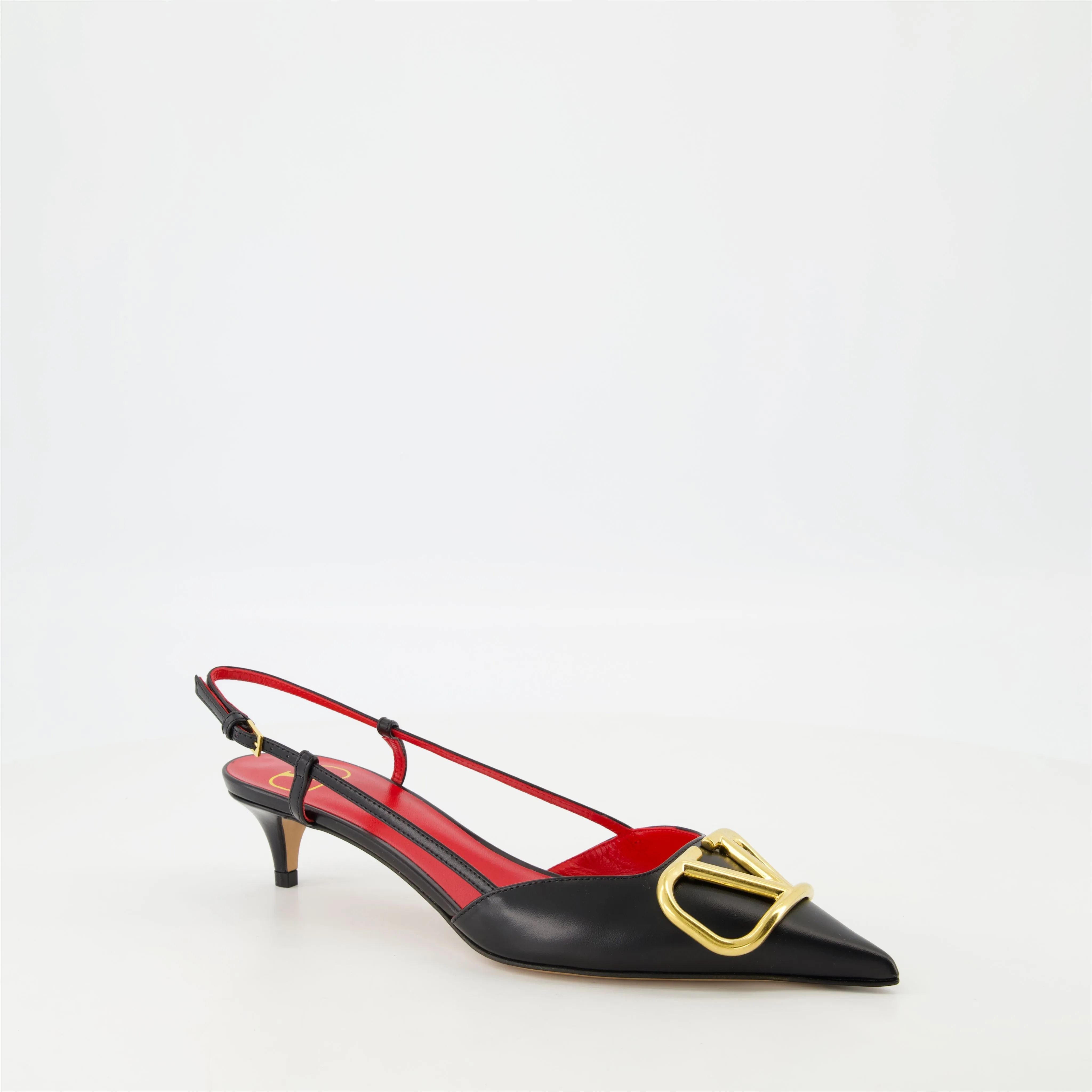 VLogo Signature Pumps in Black Leather