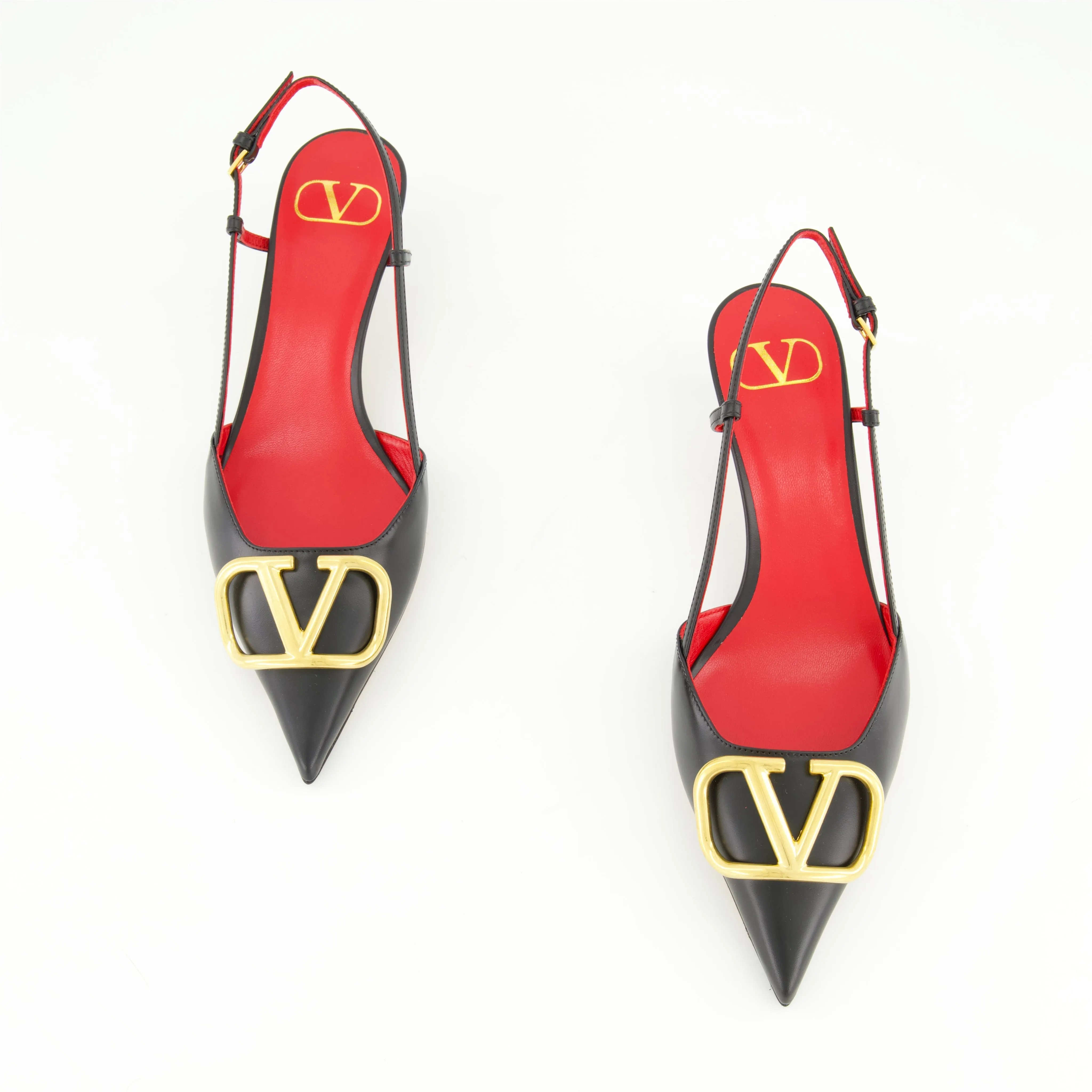 VLogo Signature Pumps in Black Leather