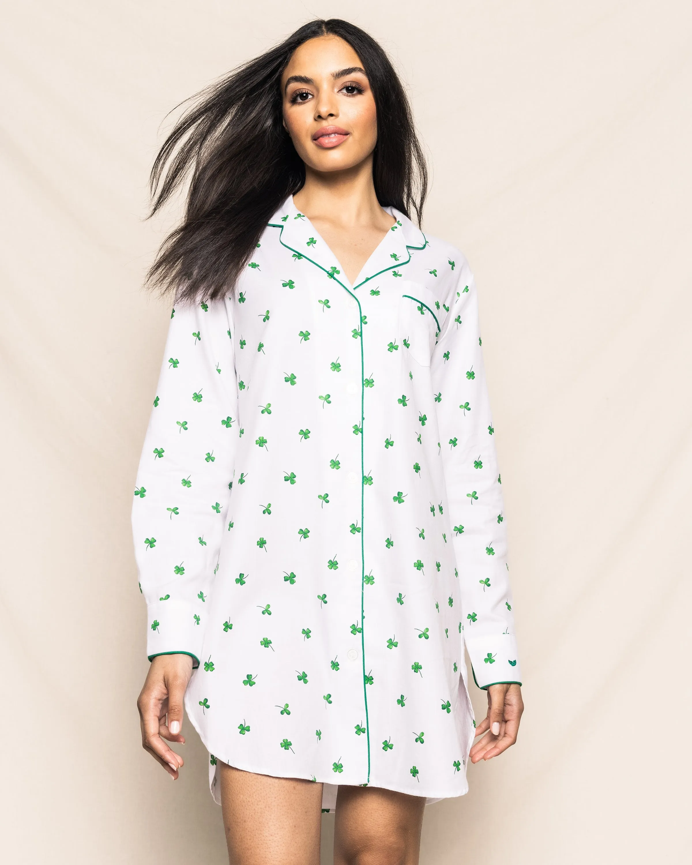 Shamrocks Nightshirt